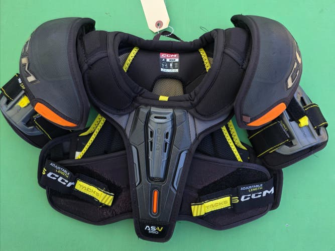 Medium Junior CCM Tacks AS-V Pro Shoulder Pads