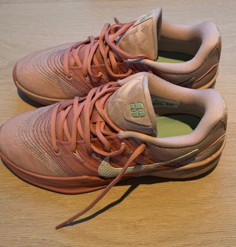 Women's Size M 7.0 (W 8.0) Nike Shoes (New)
