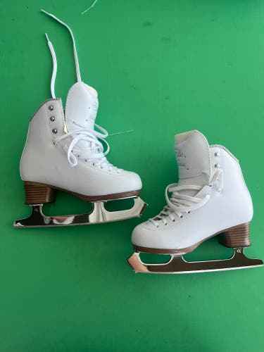 White Jackson Ultima Elle Figure Skates Junior 3 (Used)