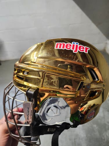 Vegas Golden Knights CCM 910 helmet medium