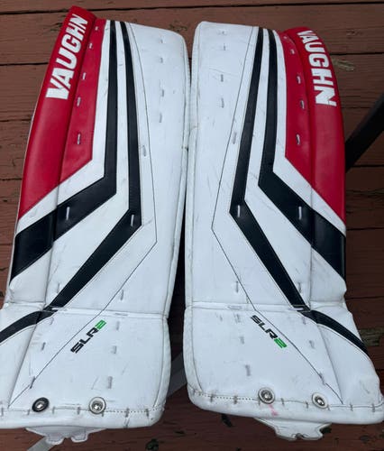 31" Vaughn Ventus SLR2 Goalie Leg Pads (Used)
