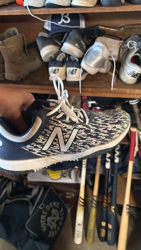 New balance baseball turfs size 11