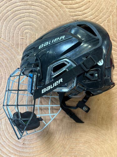 Black Medium Bauer Re-Akt 85 Helmet (Used)