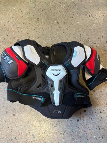 Small Senior CCM JetSpeed FT6 Shoulder Pads (Used)