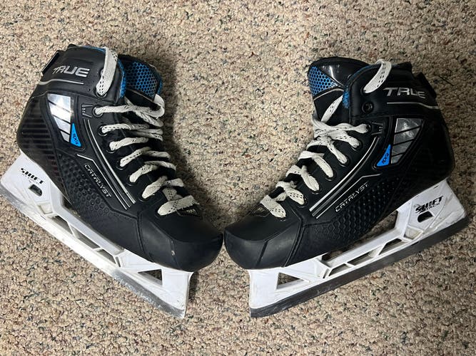 True Hockey Goalie Skates Regular Width Size 4.5 (Used)