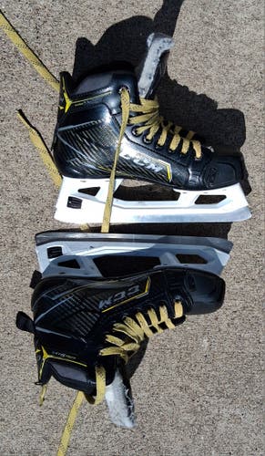 CCM Super Tacks 9370 Hockey Goalie Skates Regular Width Size 3 (Used)