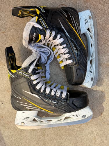 Black/Yellow 2003 CCM Tacks Hockey Skates Regular Width Size 4 (Used)