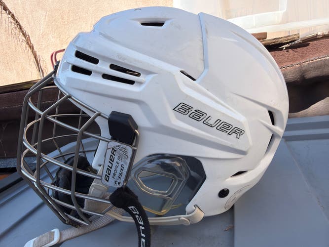 Small Bauer Re-Akt Helmet (Used)