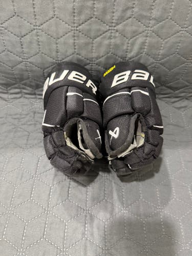 Youth Bauer Supreme Mach Gloves 9" (Used)