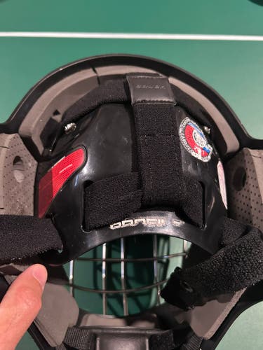 Senior Medium 2021 Bauer NME 8 Goalie Mask (Used)