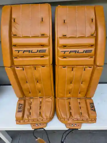 29" 2025 True L87 Goalie Leg Pads (Used)
