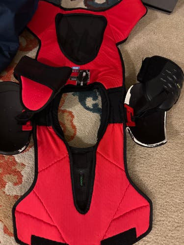 Like New Pro Stocked Men's Large Senior Bauer Vapor Hyperlite Shoulder Pads Pro Stock (New)