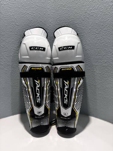 Senior CCM Tacks 5092 14" Shin Pads (New)