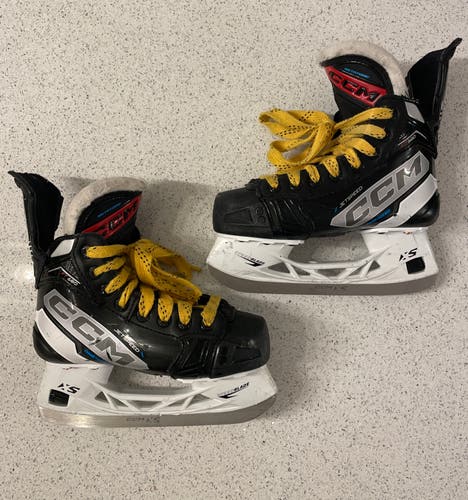 CCM JetSpeed FT680 Hockey Skates Regular Width Size 1 (Used)