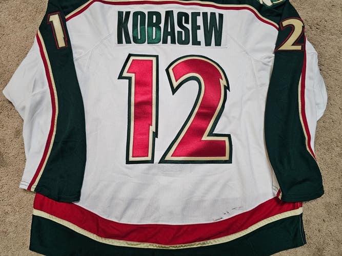 CHUCK KOBASEW 09'10 Minnesota Wild NHL Set 4 Photomatched Game Worn Jersey