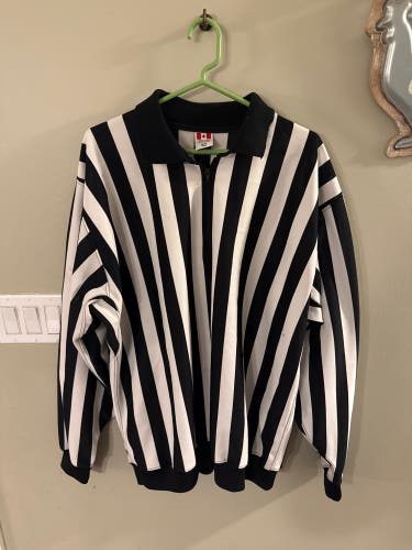 CCM Linesman size 52  (Used)
