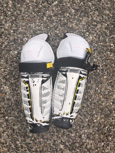 Junior CCM 11" Shin Pads (Used)