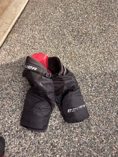 Junior Medium Bauer Hockey Pants
