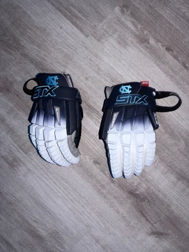 UNC STX Surgeon RZR2 Lacrosse Gloves (New)