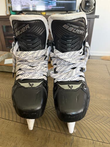 Black 2025 Bauer Supreme Shadow Hockey Skates 9 (Used)