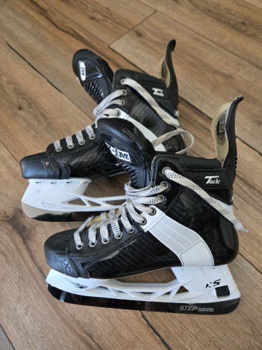 Black/White 2025 CCM Tacks XF 652 Pro Hockey Skates Regular Width 8.5 (Used)