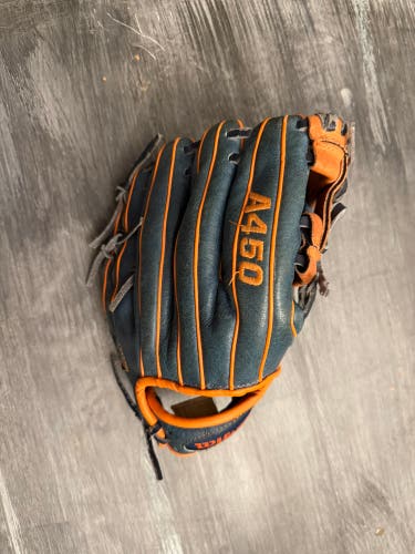 Wilson A450 RH Baseball Glove 10.75" (Used)