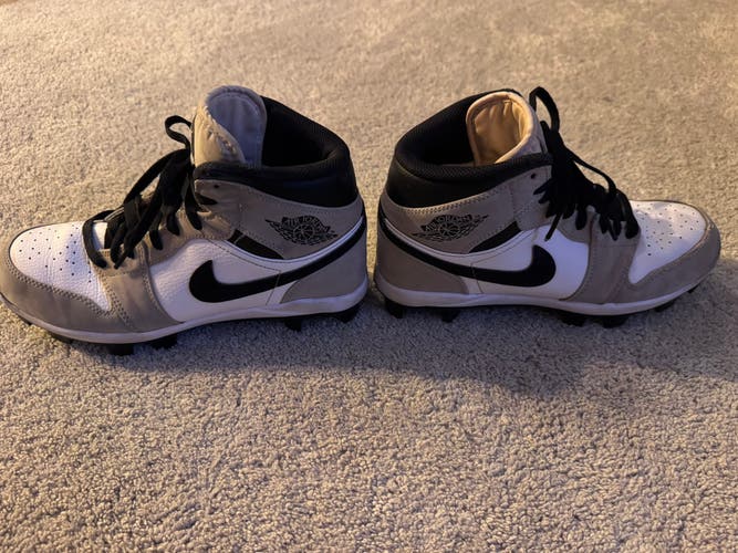 White Men's Size M 8.0 (W 9.0) Youth Air Jordan High Top Molded Cleats (Used)