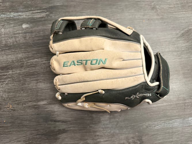 Easton Ghost RH Softball Glove 11" (Used)