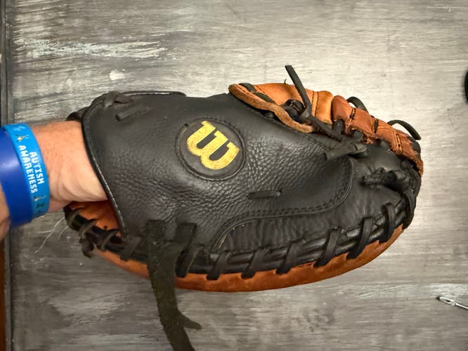 Wilson A500 RH Catcher's Baseball Glove 32" (Used)