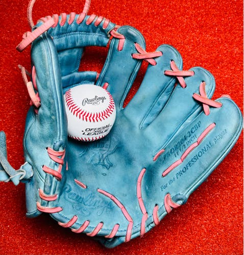 Rawlings Heart of the Hide PRO204 11.5” Baseball Glove Baby Blue/Pink RHT