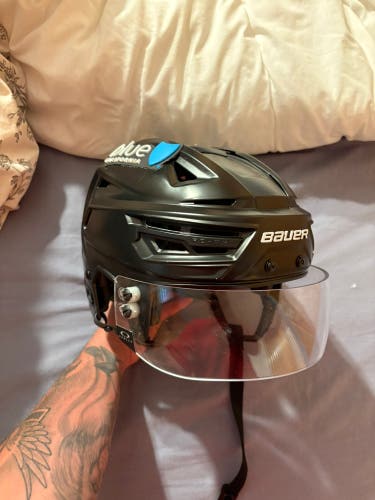 Pro Stock Medium Black  Matte Bauer  Reakt 155 Helmet Pro Stock LA Kings