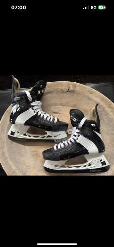 Black/White 2024 CCM Tacks 652 Pro Hockey Skates Regular Width 9 (Used)