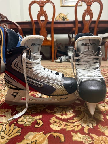 2011 Bauer Vapor X2.0 Hockey Skates Extra Wide Width 9 (Used)