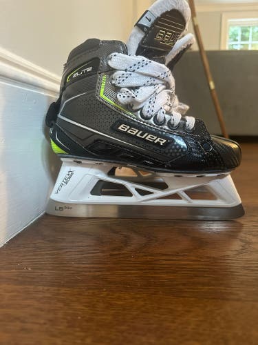 2021 Bauer Elite Hockey Goalie Skates Regular Width Size 1 (Like New - Used)