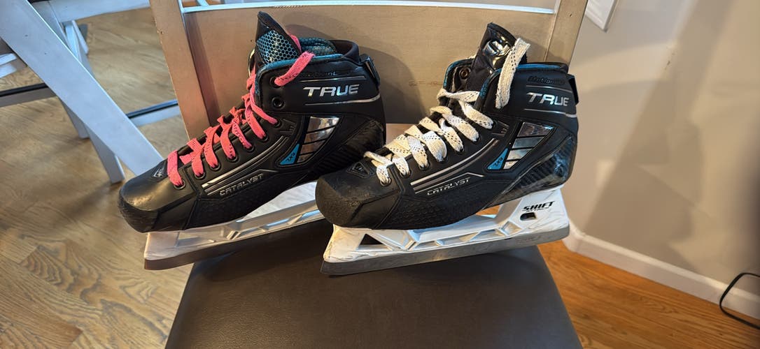 2025 True Catalyst 7x4 Hockey Goalie Skates Wide Width 8 (Used)