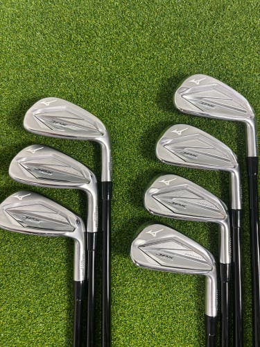 2023 Mizuno JPX 923 Forged Right Handed Iron Set Stiff Flex Graphite Shaft (Used)