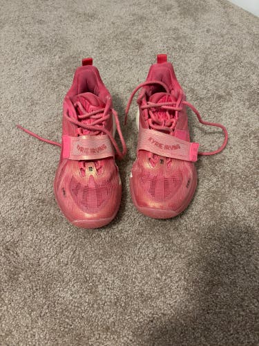 Men's Size M 9.5 (W 10.5) Nike Shoes (Used)