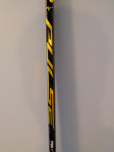 New Senior Bauer Pulse Right Handed Hockey Stick P92 77 Flex Yellow