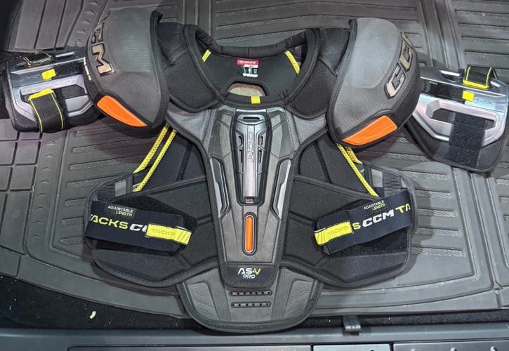 Men's Large Senior CCM Tacks AS-V Pro Shoulder Pads (Used)