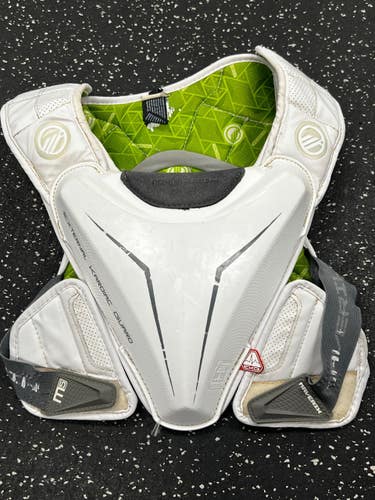 Used Maverik M5 Lacrosse Shoulder Pads White SM 11849-S000044534
