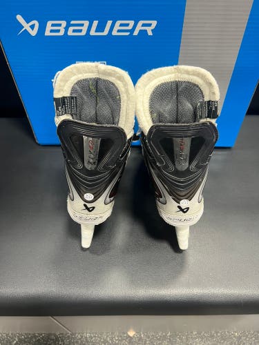 2025 Bauer Vapor Fly40 Hockey Skates 6.5 (Used)