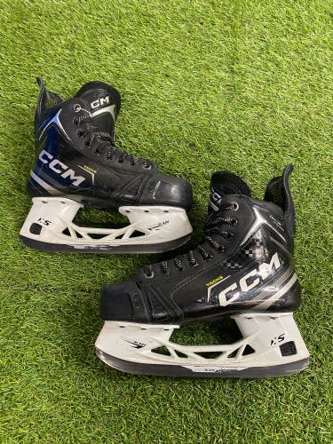 Senior CCM Tacks Vector Premier (SMU) Hockey Skates Wide Width Size 3 (Used)
