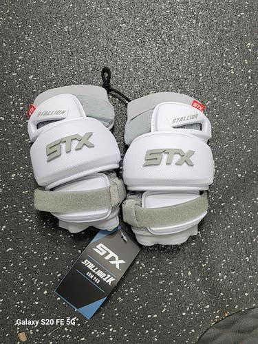 Used STX 1K ARM PADS Lacrosse Arm Pads/Guards White MD 11849-S000043708