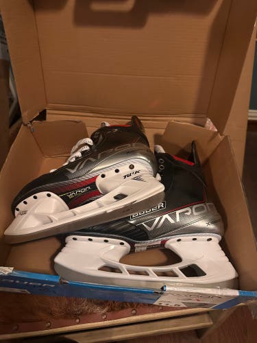 2021 Bauer Vapor 3X Hockey Skates Regular Width 11.5 (Used)