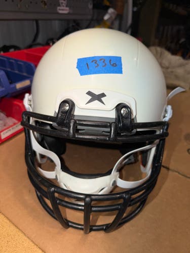 USED XENITH X2E+ YOUTH FOOTBALL HELMET - LARGE - WHITE