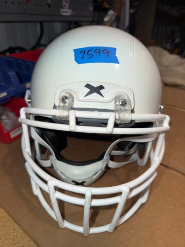 USED XENITH X2E+ YOUTH FOOTBALL HELMET - LARGE - WHITE