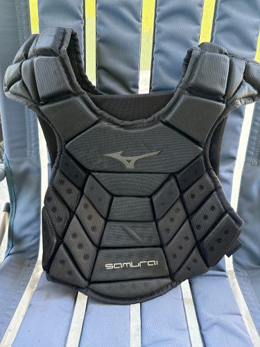 Mizuno Samurai Catcher's Chest Protector (Used)