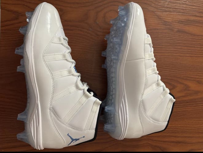 Men's Size M 10.5 (W 11.5) Adult Air Jordan Cleats (New)