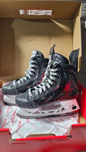 2025 CCM JetSpeed FT8 Pro Hockey Skates Regular Width Size 4.5 (Used)