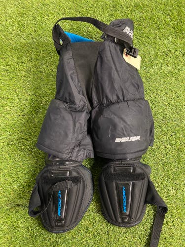 Black Youth Small Bauer prodigy Hockey Pants (Used)
